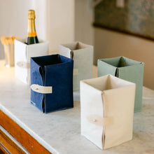 Load image into Gallery viewer, Uashmama Ice-Cube Beverage Chiller - Silver