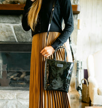 Load image into Gallery viewer, Uashmama Nina Crossbody Bag - Glossy Black
