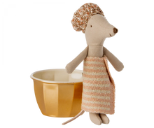 Load image into Gallery viewer, Maileg Wellness Mouse Big Sister - Rose