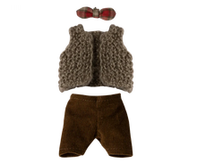 Load image into Gallery viewer, Maileg Vest, Pants & Bow Tie, Grandpa Mouse