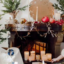 Load image into Gallery viewer, Uashmama Garland | White