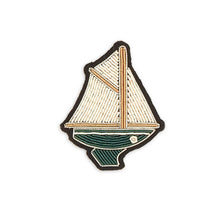 Load image into Gallery viewer, Macon & Lesquoy - Brooch - Sailboat Saint Germain (M box)