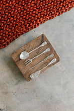 Load image into Gallery viewer, CÂPÂ Simple Spreader - Silver