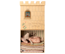 Load image into Gallery viewer, Maileg Princess and the Pea - Big Sister Mouse