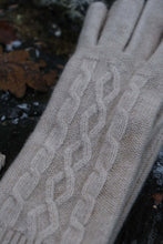 Load image into Gallery viewer, Oats & Rice Cashmere Cable Gloves | Cream
