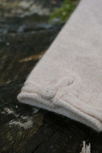 Load image into Gallery viewer, Oats & Rice Cashmere Button Gloves | Cream