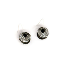 Load image into Gallery viewer, Oropopo Barnacle Bebe Earrings | Mica