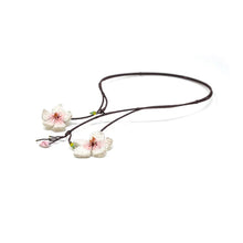 Load image into Gallery viewer, Trovelore Magnolia Necklace