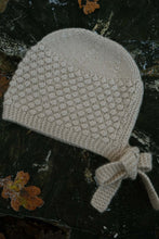 Load image into Gallery viewer, Oats & Rice Cashmere Popcorn Crochet Bonnet | Oatmeal