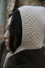 Load image into Gallery viewer, Oats & Rice Cashmere Popcorn Crochet Bonnet | Oatmeal