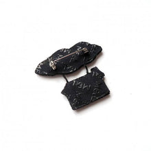 Load image into Gallery viewer, Macon & Lesquoy - Brooch - Flying House