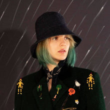 Load image into Gallery viewer, Macon & Lesquoy - Brooch - Hamlet