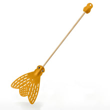 Load image into Gallery viewer, Essey Tarmo Likki Fly Swatter | Tan