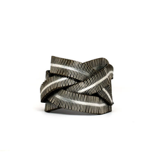 Load image into Gallery viewer, Oropopo Fringe Crisscross Bracelet | Silver