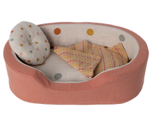 Load image into Gallery viewer, Maileg Dog Basket - Coral