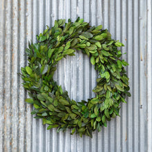 Load image into Gallery viewer, Gathered Laurel Wreath 20“