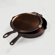 Load image into Gallery viewer, Smithey Ironware Company - No. 10 Flat Top Cast Iron Griddle