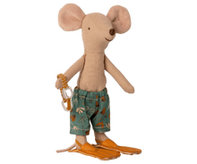 Load image into Gallery viewer, Maileg Beach mice - Big brother in Cabin de Plage