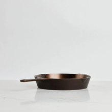 Load image into Gallery viewer, Smithey Ironware Company - No. 10 Cast Iron Skillet