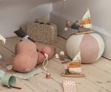 Load image into Gallery viewer, Maileg Beach Mouse - Surfer Little Brother