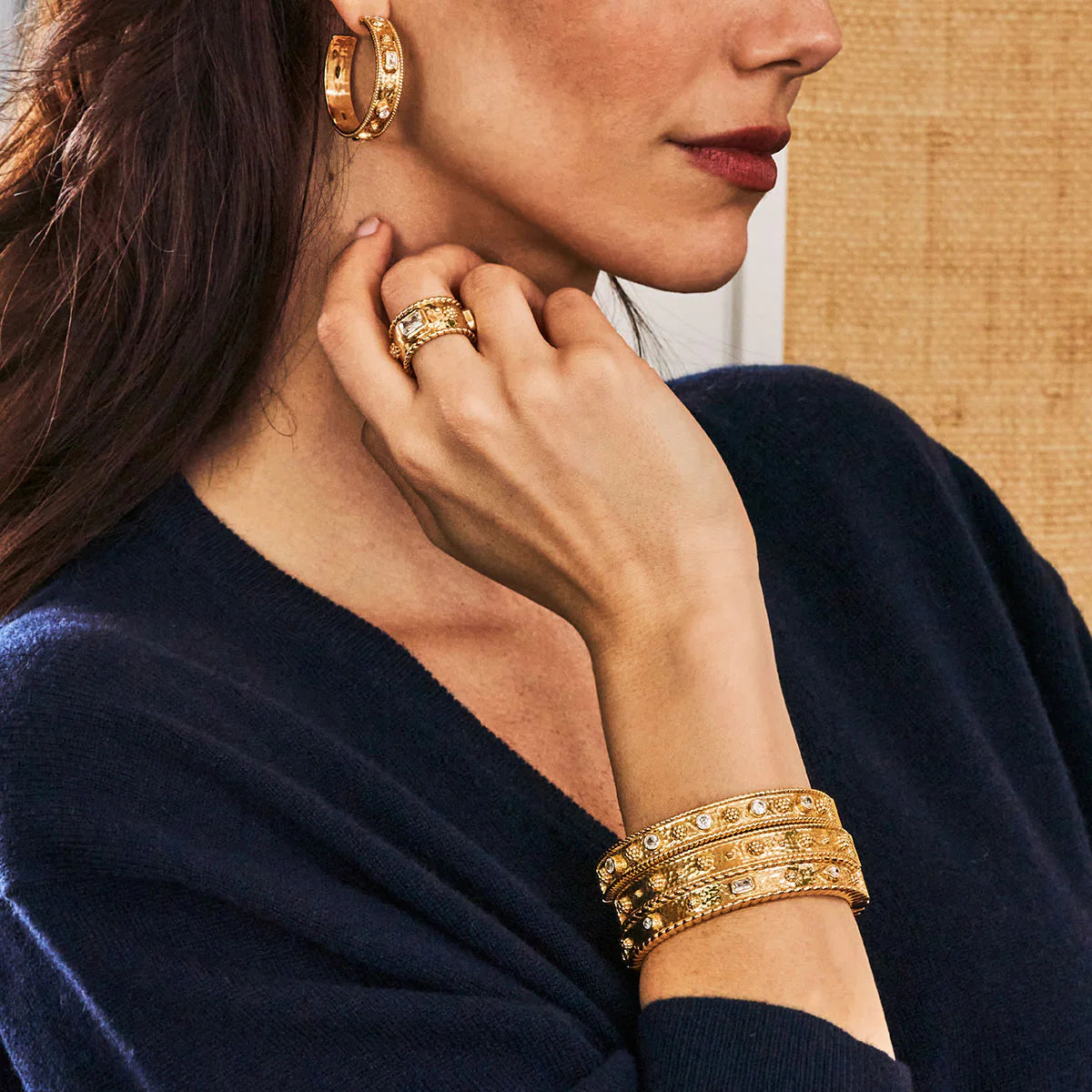 Capucine De Wulf Berry Classic Hinged Bangle - Gold