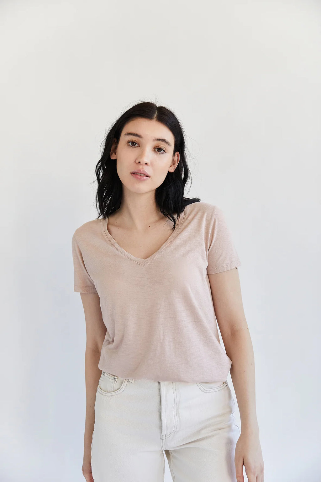 It Is Well L.A. Everyday V-Neck T-Shirt - Natural