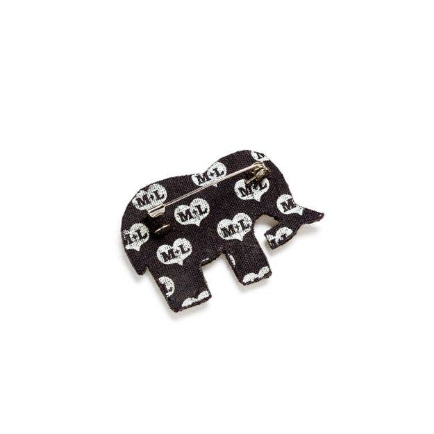 Macon & Lesquoy - Hand embroidered brooch - Elephant