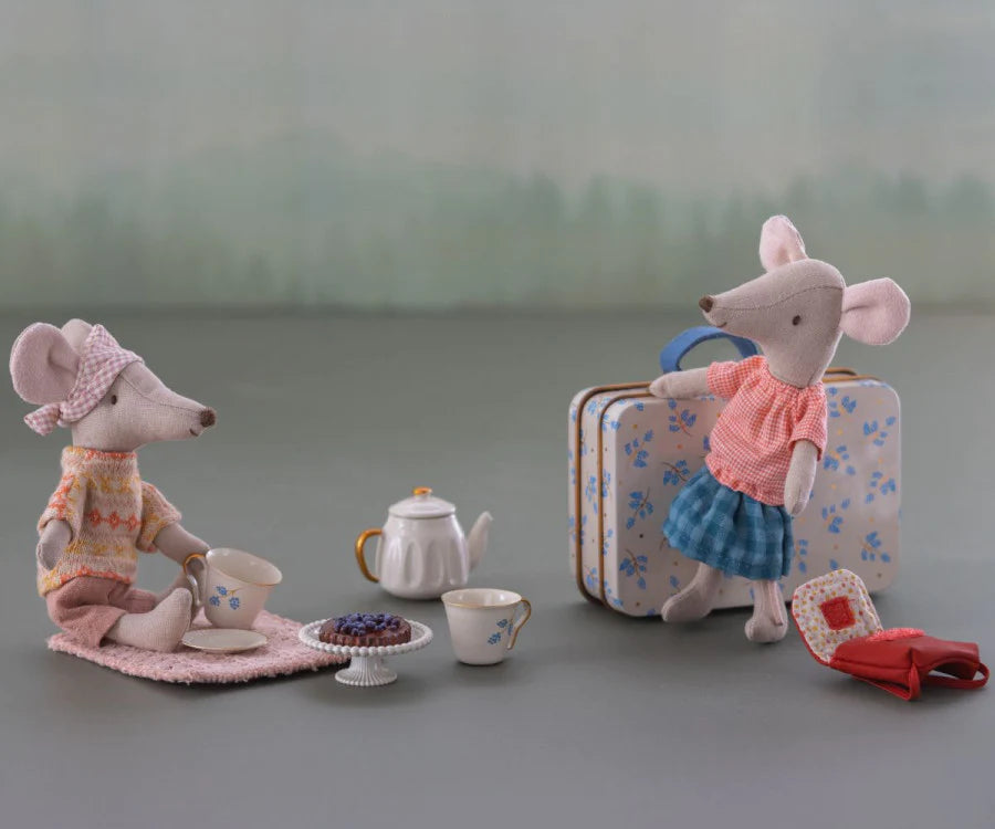 Maileg - Afternoon Treat, Mouse - Blue Madelaine