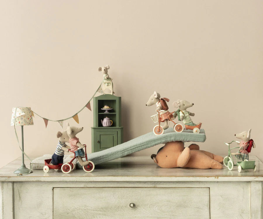 Maileg Tricycle Hanger Mouse - Coral