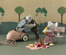 Load image into Gallery viewer, Maileg Picnic Set, Mouse
