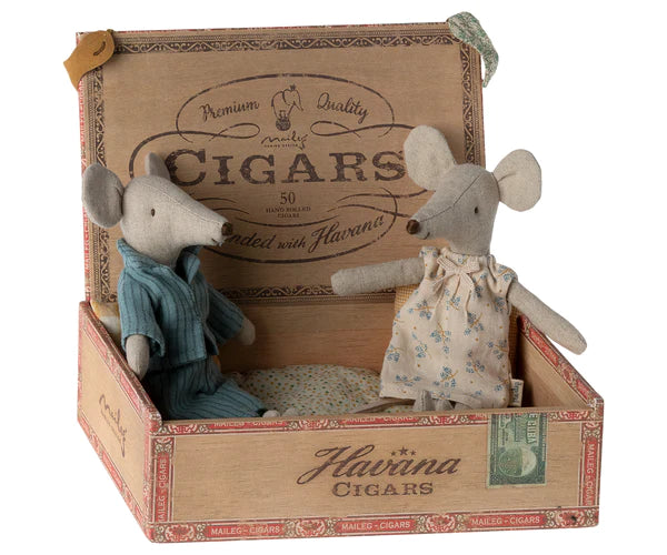 Maileg Mum & Dad Mice - Cigar Box New