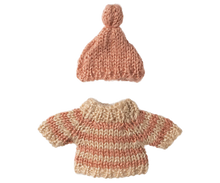 Load image into Gallery viewer, Maileg Knitted Sweater and Hat - Big Sister Mouse
