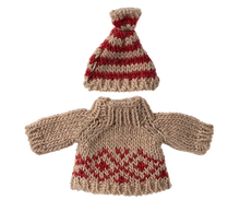 Load image into Gallery viewer, Maileg Knitted Sweater and Hat - Mum mouse
