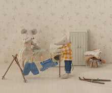 Load image into Gallery viewer, Maileg Knitted Sweater &amp; Pants, Big Brother Mouse
