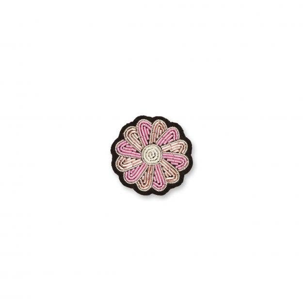 Macon & Lesquoy - Hand embroidered brooch - Pink Mini Daisy