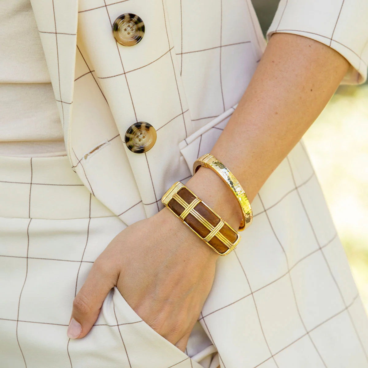 Capucine De Wulf Gaia Hinged Bangle in Gold - Teak