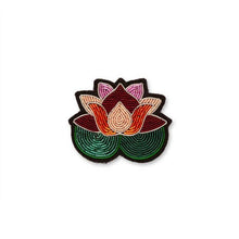 Load image into Gallery viewer, Macon &amp; Lesquoy - Brooch - Water Lily

