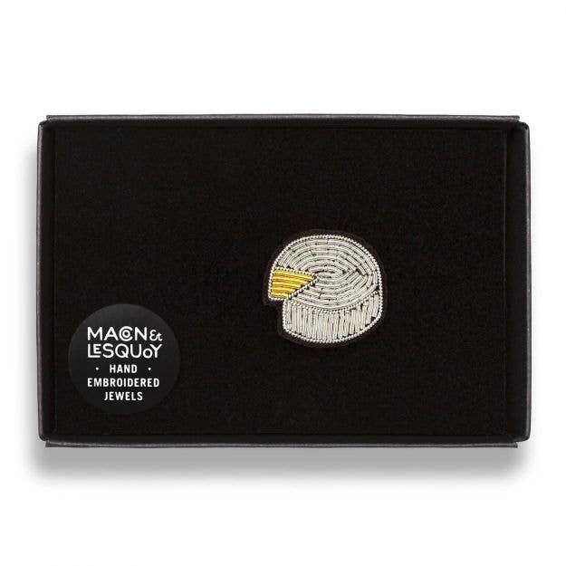Macon & Lesquoy - Brooch - Camembert