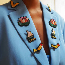 Load image into Gallery viewer, Macon &amp; Lesquoy - Brooch - Water Lily
