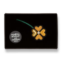 Load image into Gallery viewer, Macon &amp; Lesquoy - Brooch - 4 Chances
