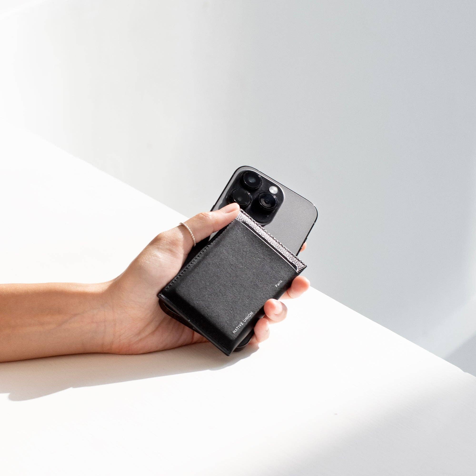 Native Union Paris  - (Re)Classic Card Holder: Kraft