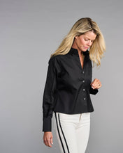 Load image into Gallery viewer, Claridge + King - The Crop in Pitch-Black: M
