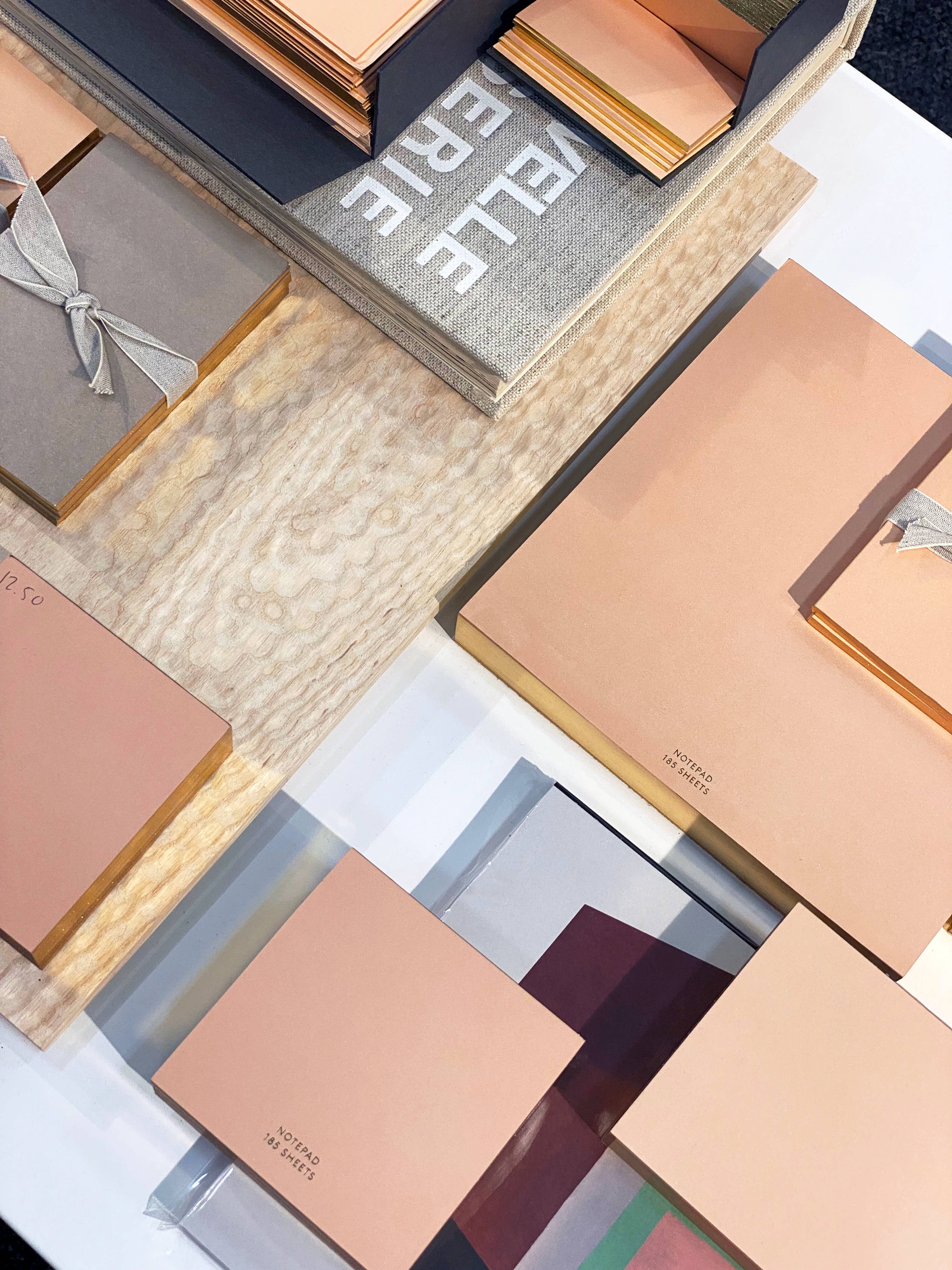 Wms&Co. ColorPads: Blush with Gilded edge, Medium Long