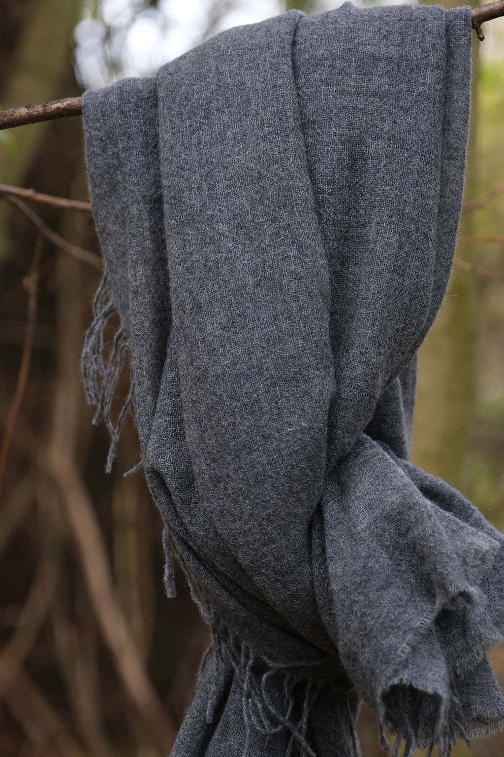 Oats & Rice Airy Cashmere Wrap | Charcoal