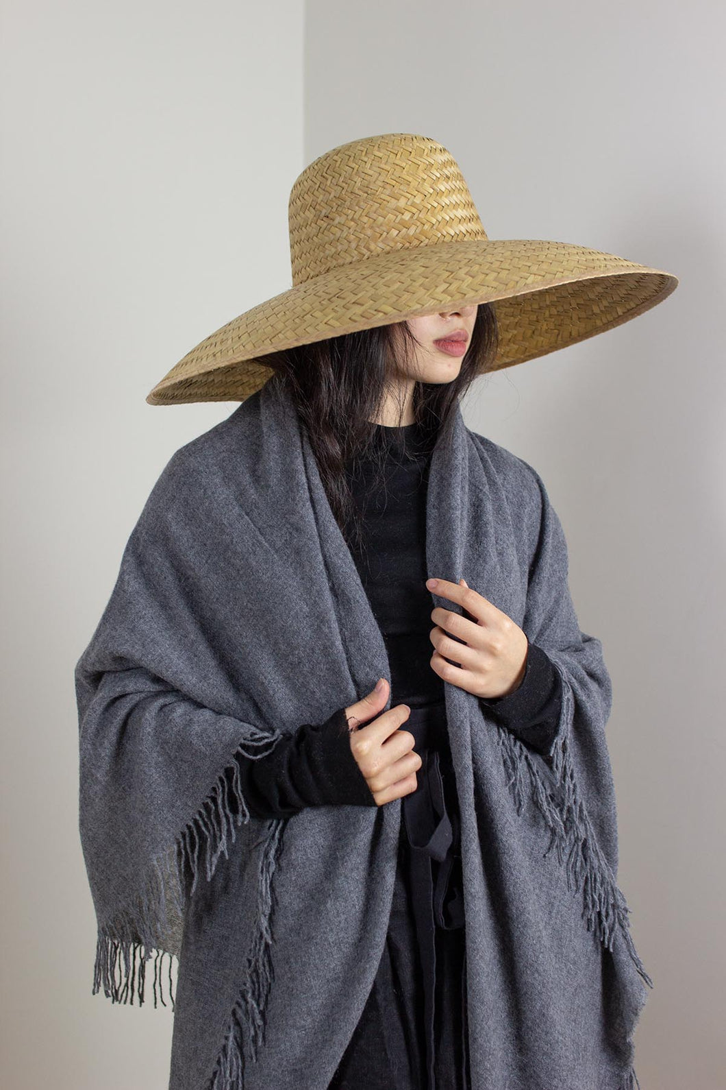 Oats & Rice Airy Cashmere Wrap | Charcoal