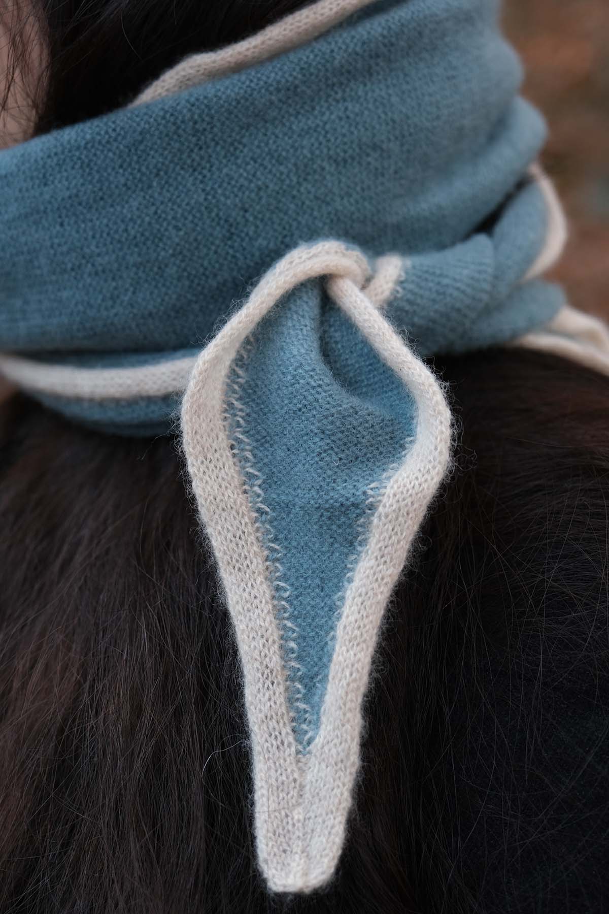 Oats & Rice Austen Spindle-shaped Cashmere Scarf | Blue