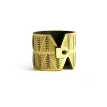 Load image into Gallery viewer, Oropopo Chevron Bracelet | Silver
