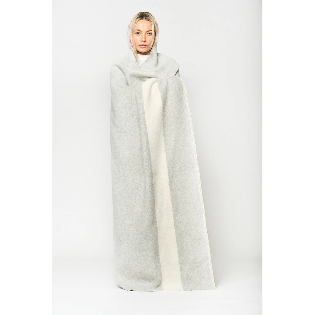 Blacksaw The Siempre Recycled Blanket - Light Heather