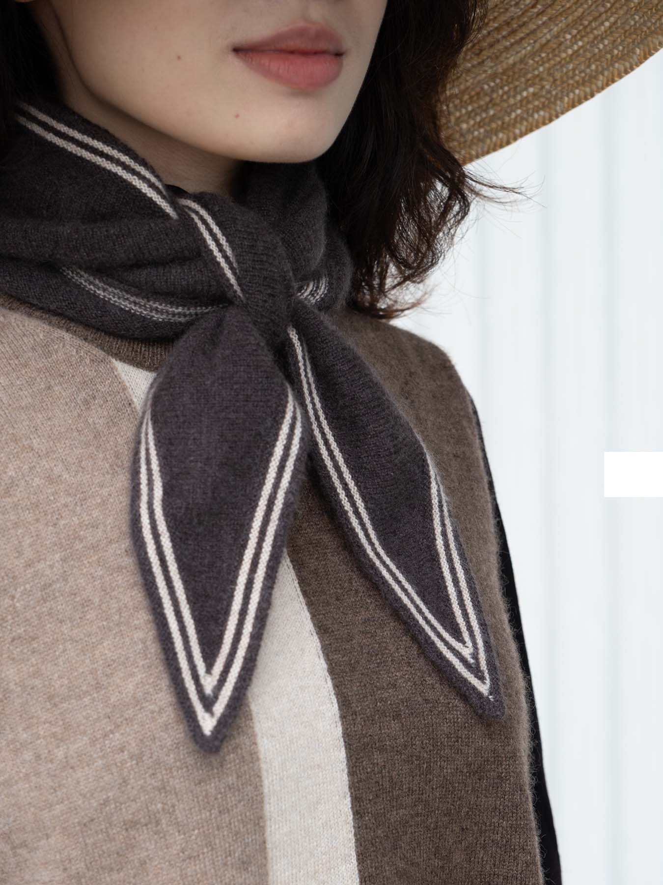 Oats & Rice Bronte Spindle-shaped Cashmere Scarf | Cacao