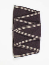 Load image into Gallery viewer, Oats &amp; Rice Bronte Spindle-shaped Cashmere Scarf | Cacao
